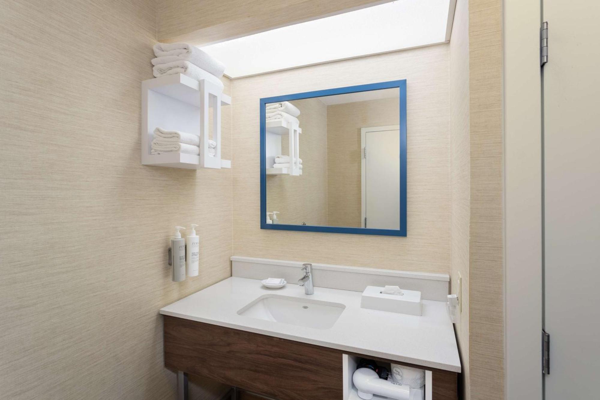 Hampton Buffalo-south/i-90 Hotel 3*